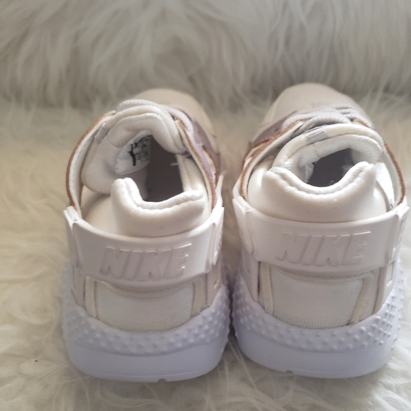 Nike shoes girls - Picture 4 of 5